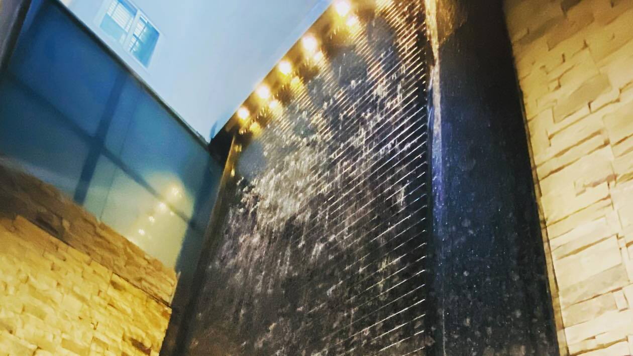 آبنمای دیواری