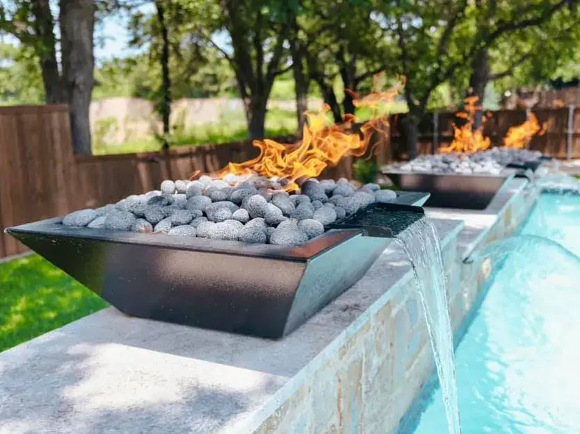 آبنما آب و آتش مربع