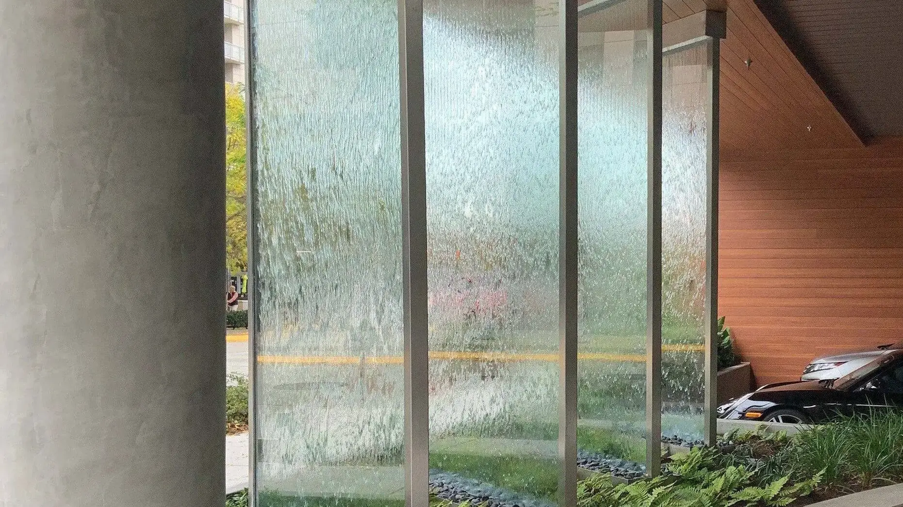 آبنما شیشه ای