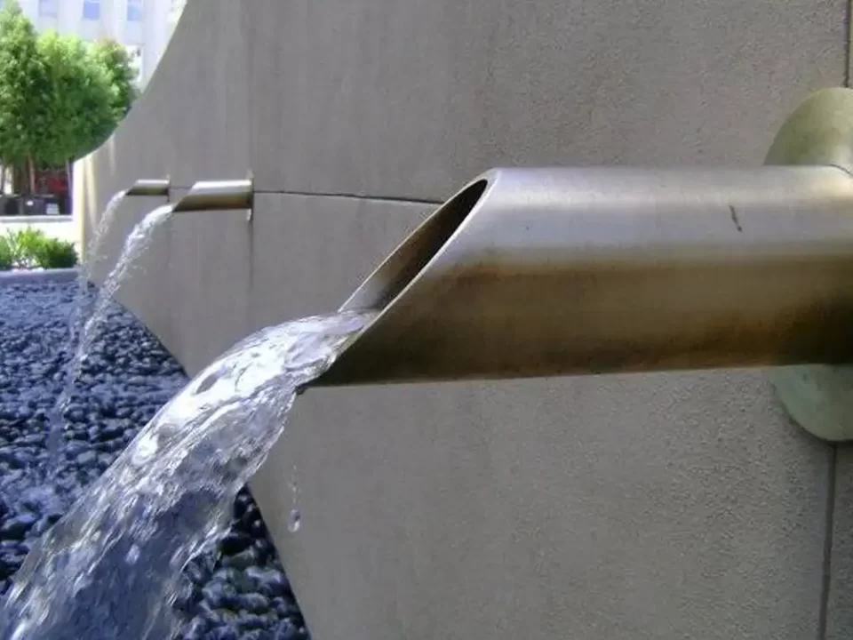 آبنما باغی نی ریز