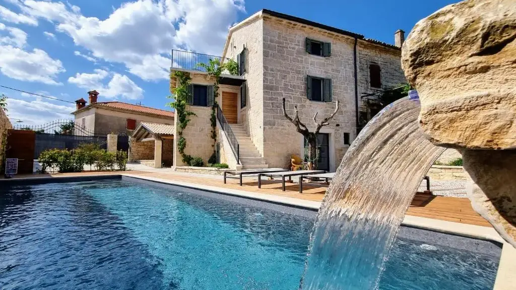 آبنما برای ویلا