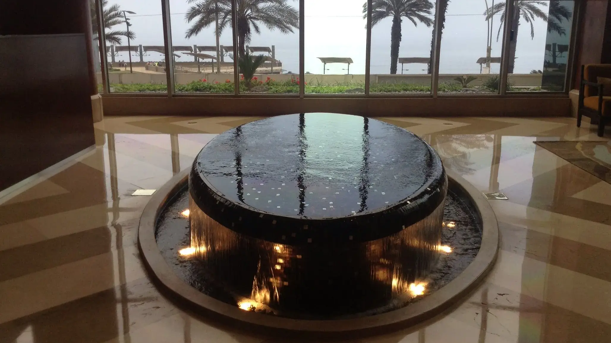 آبنما برای لابی هتل ها و برج ها