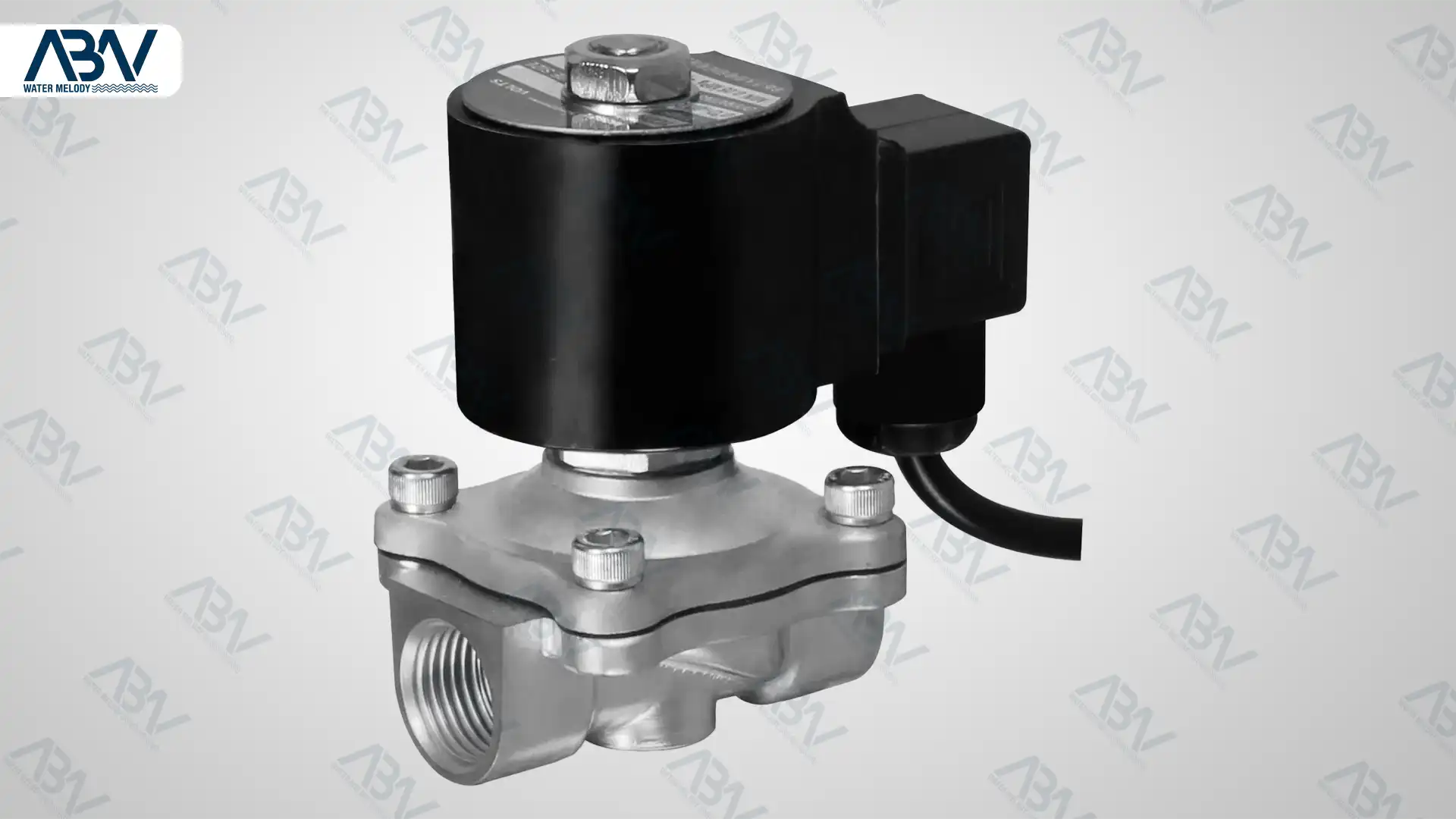 شیر برقی در آبنما