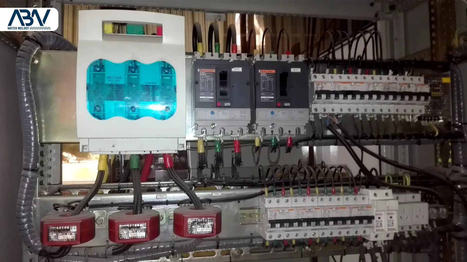 انواع سیستم‌های کنترل آبنماهای موزیکال DMX