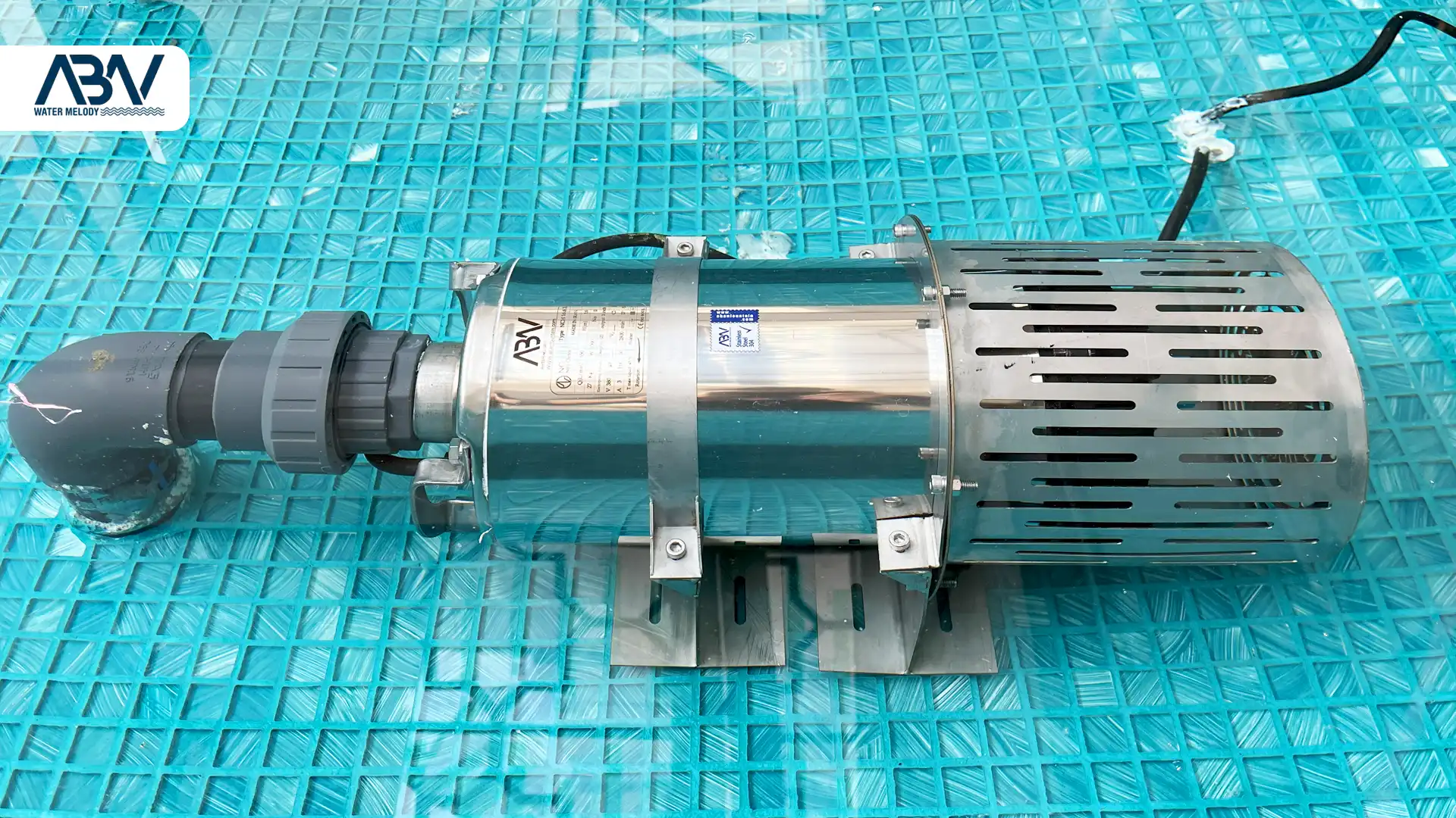 پروژه آبنما باغی شهید خرازی پمپ آبنما