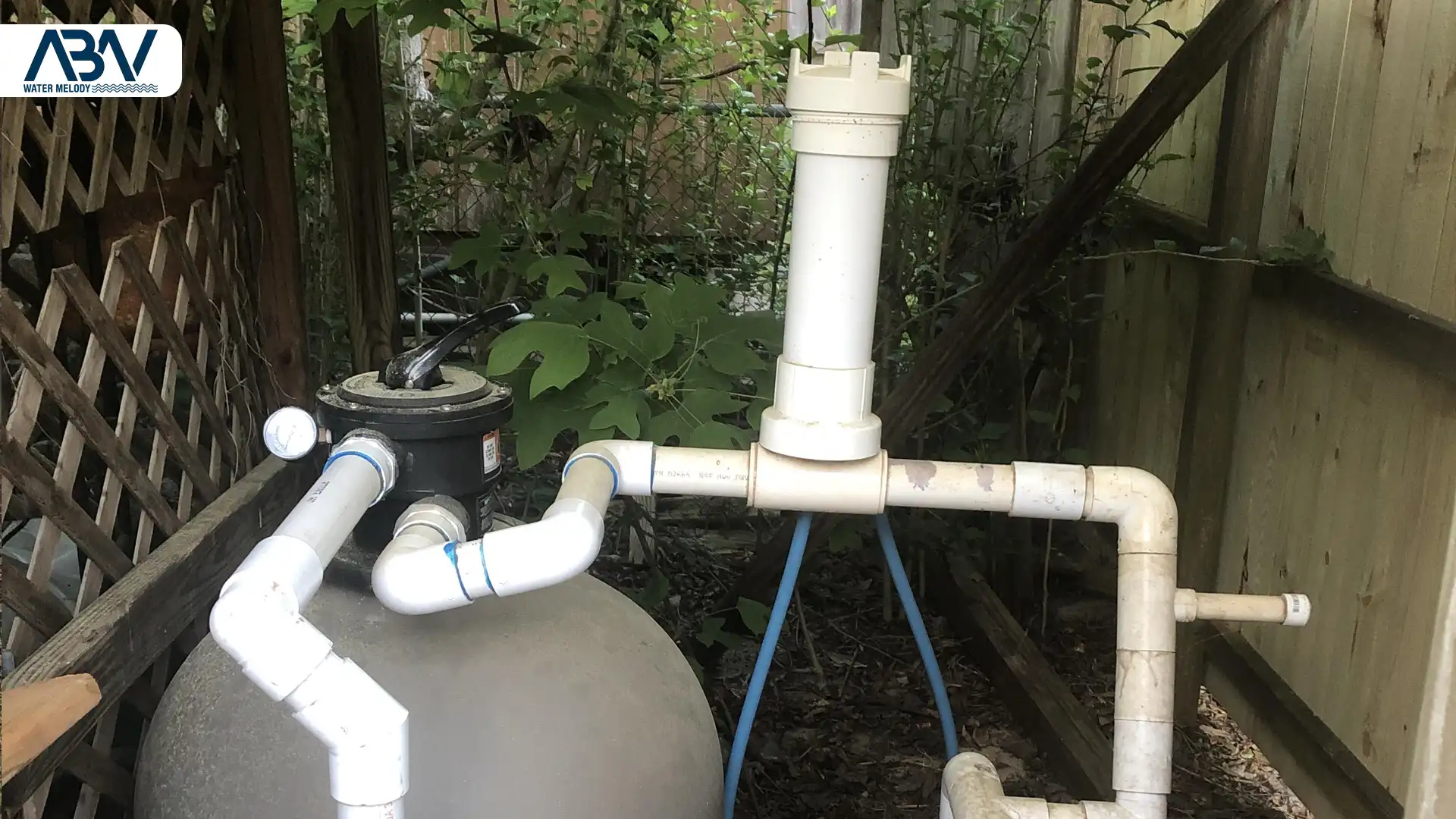 1 کلرزن خطی استخر